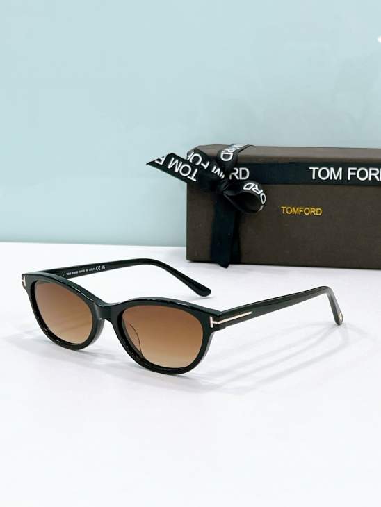 Picture of Tom Ford Sunglasses _SKUfw77796508fw